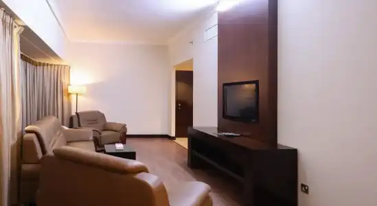 Avari - 31