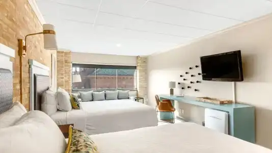 Riverwalk Plaza - 119
