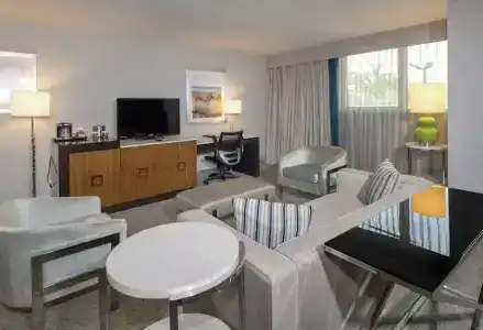 DoubleTree by Hilton Jacksonville Airport - 36