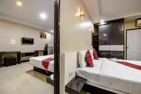 Gold Airport Suites - 61
