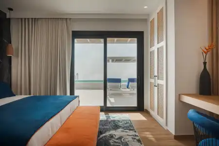 Cresanto Luxury Suites - 128