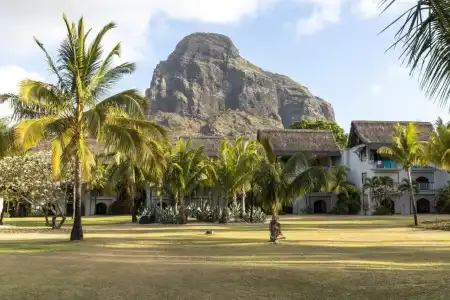 Paradis Beachcomber Golf Resort & Spa - 0