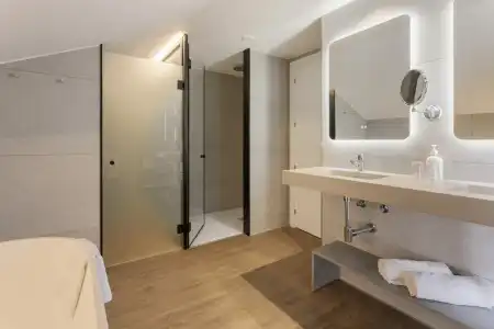 DWO Sirius -Adults Only - 76