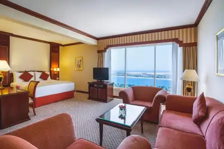 Corniche Abu Dhabi - 10