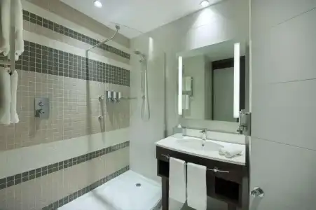 Hampton by Hilton Dubai Airport - 37