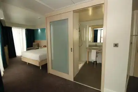 Hampton by Hilton London Excel - 25