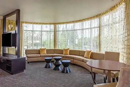 Holiday Inn Express & Suites Anaheim Resort Area by IHG - 66