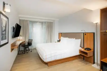 La Quinta Inn & Suites by Wyndham Times Square South - 31