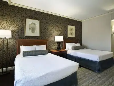 The Whitehall Houston - 30