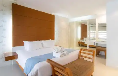 Royal Beach View Suites - 1