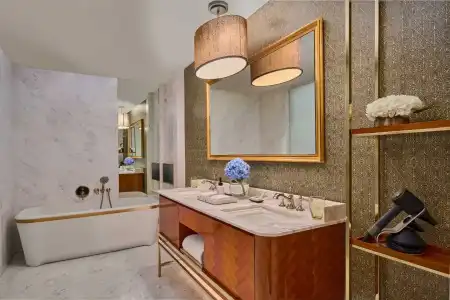 Rosewood Bangkok - 52
