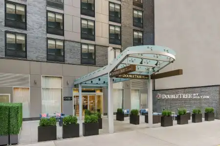 Doubletree Chelsea - 0