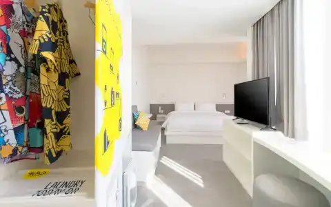YELLO Kuta Beachwalk - 11
