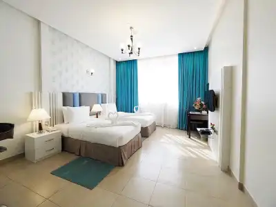 Skylark Apartments - 10