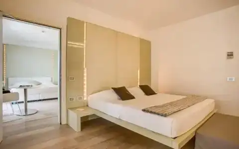 Premier & Suites - 62