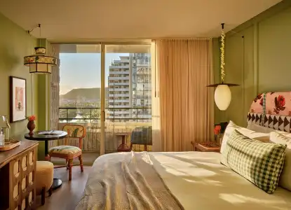 Wayfinder Waikiki - 2