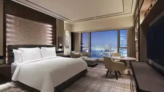 Four Seasons - 52