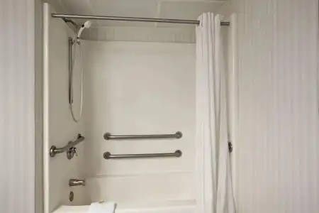 Days Inn & Suites by Wyndham Albany - 24