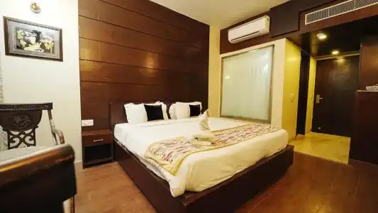 Atulyaa Taj - 12