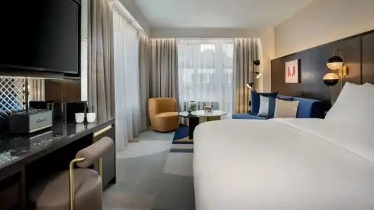 Neues Schloss Privat Zurich, Autograph Collection - 37
