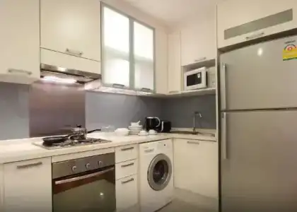 Adelphi Grande Sukhumvit - 38
