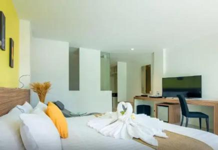 The Lantern Resorts Patong - 24