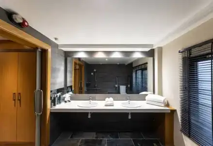 DoubleTree by Hilton London Victoria - 56