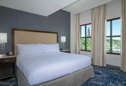 Embassy Suites by Hilton Alexandria Old Town - 60