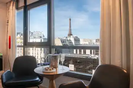 Le Parisis - Paris Tour Eiffel - 87