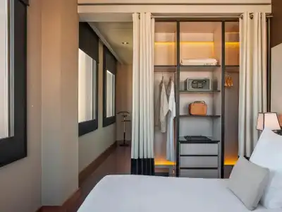 Grand Central, Small Luxurys - 8