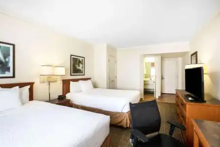La Quinta Inn by Wyndham Austin Capitol / Downtown - 30