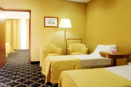 Ramada by Wyndham Naples - 5