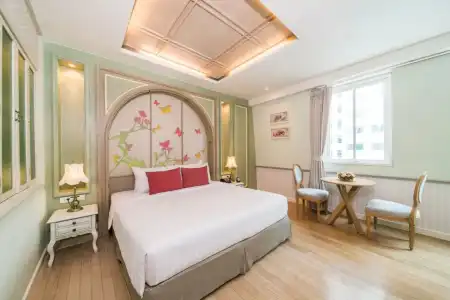 La Petite Salil Sukhumvit 11 - 33