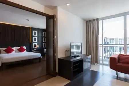 J Pattaya - 94