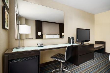 Courtyard by Marriott New York Manhattan/Times Square - 42