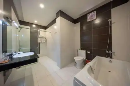 Nam Hai by OYO Rooms - 38