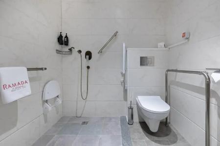 Ramada by Wyndham Tbilisi Old City - 45