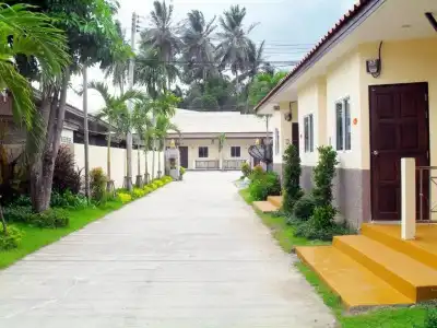 At Lamai Resort - 1