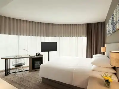 Hyatt Place Bangkok Sukhumvit 24 - 36