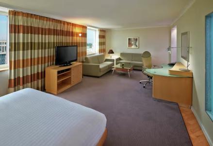 Hilton Dusseldorf - 55