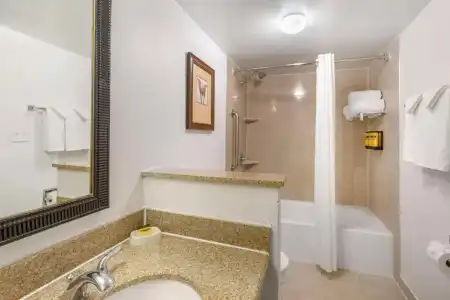 Best Western Plus El Paso Airport & Conference Center - 15