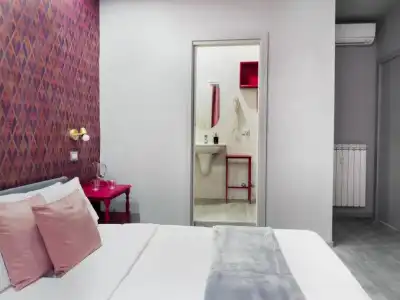 Cest La Vie Suites - 14
