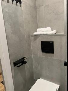 Vash Salut Apart - 56