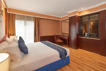 Floral Dolphin Circle Pattaya - 68