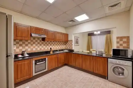 Pearl Marina Apartments LLC - 60