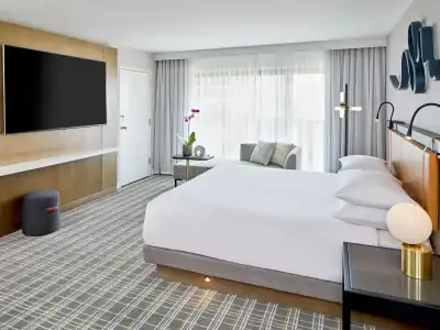 Hyatt Regency - 75
