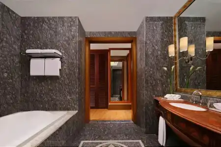 The Ritz-Carlton Jakarta, Mega Kuningan - 81