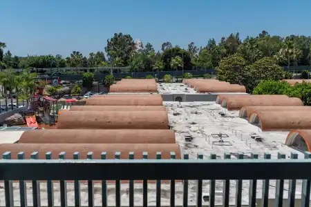 Howard Johnson by Wyndham Anaheim and Water Playground - 70