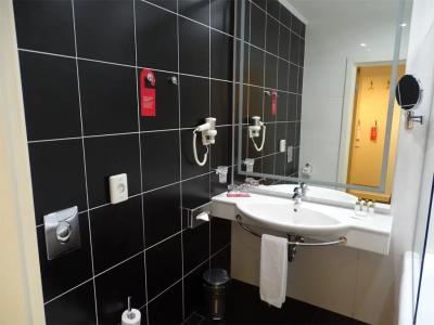 Ramada & Suites by Wyndham Alabuga - 57