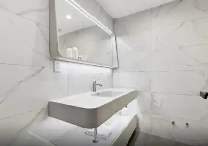 Ramada by Wyndham Flushing Queens - 28